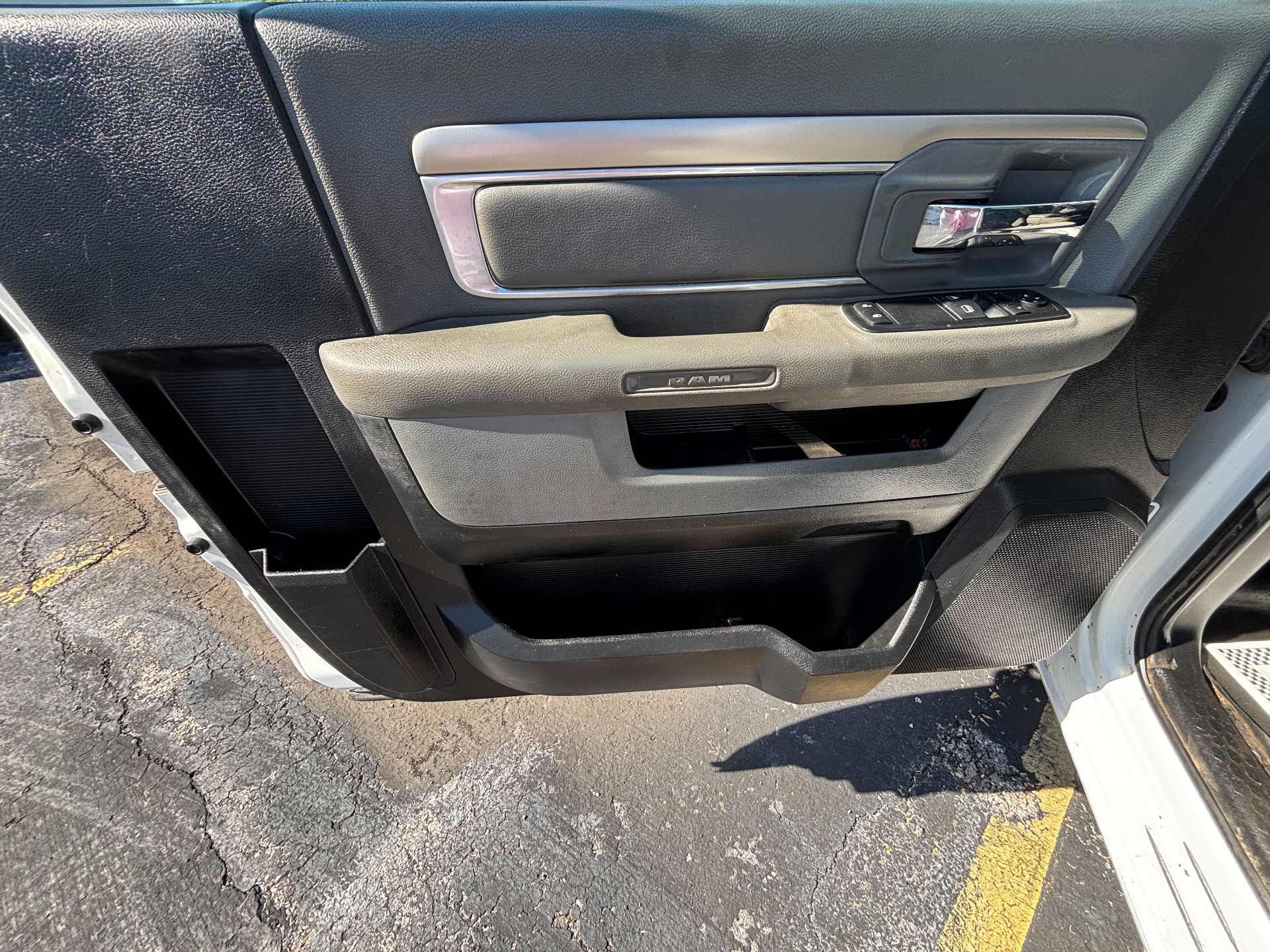 2014 Ram 2500 SLT photo 16