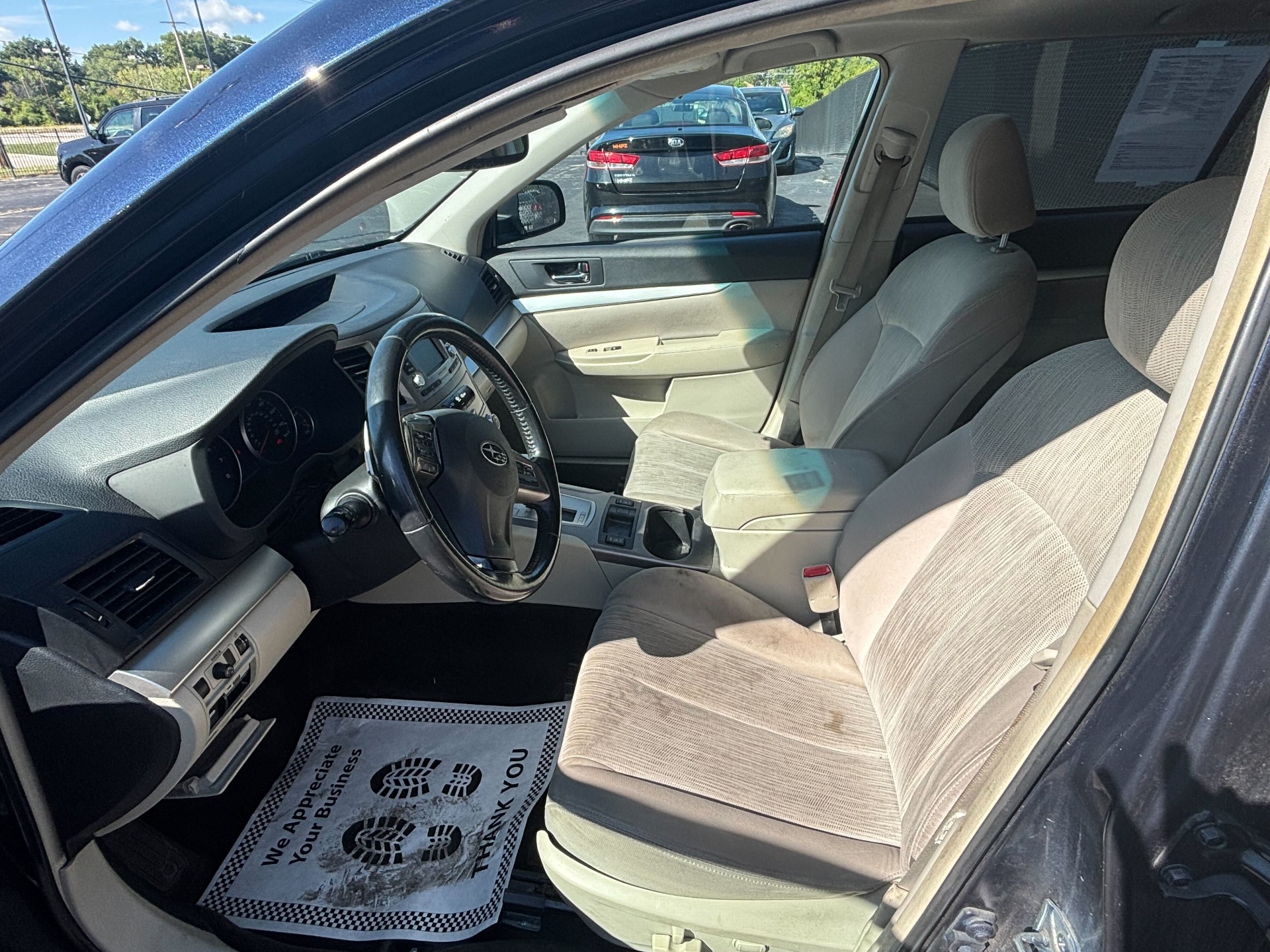 2013 Subaru Outback 2.5i Premium photo 7