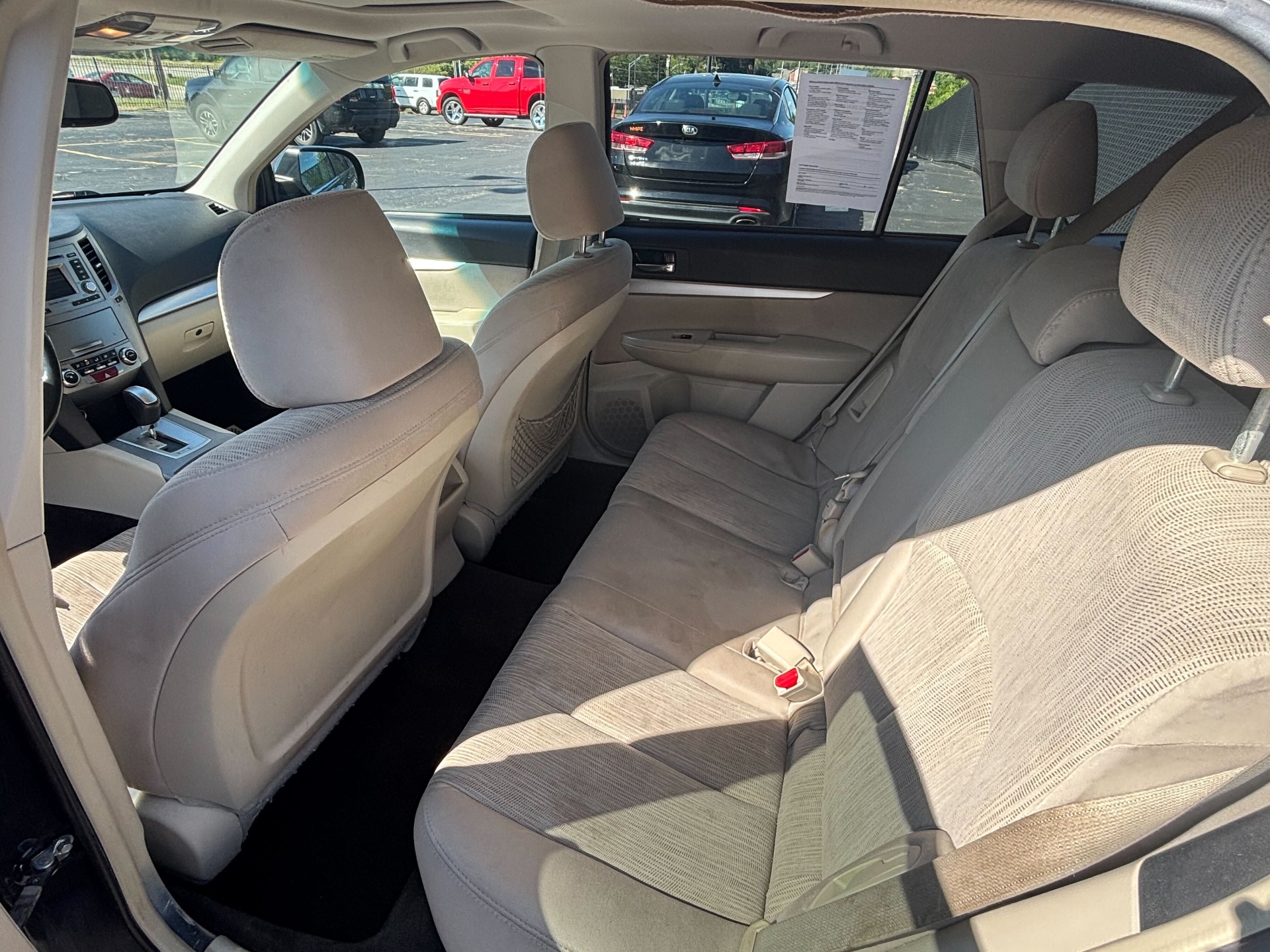 2013 Subaru Outback 2.5i Premium photo 11
